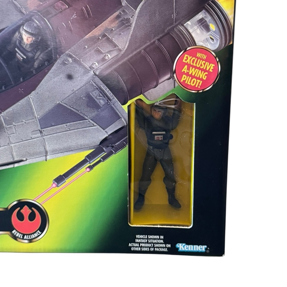 Star Wars Power of the Force A-Wing Fighter with Pilot - Picture 2 of 6